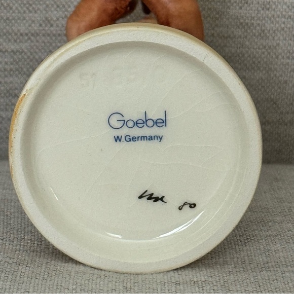 Serenade - Goebel M. I. Hummel Figurine #85 4/0 TMK 6 - Picture 14 of 14